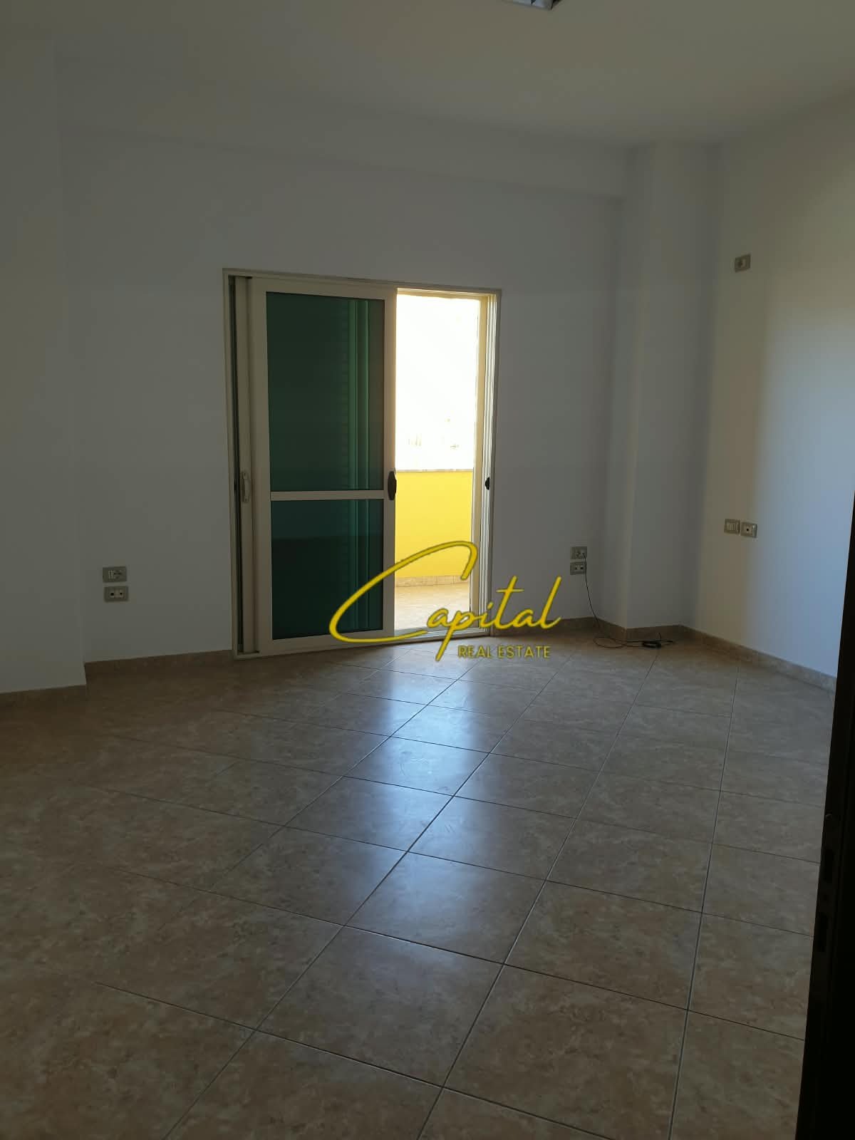 ZYRE ME QIRA 250 M2 KOMUNA E PARISIT 100.000 LEKE