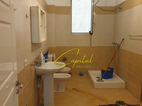 ZYRE ME QIRA 150 M2 KOMUNA E PARISIT 65.00 LEKE