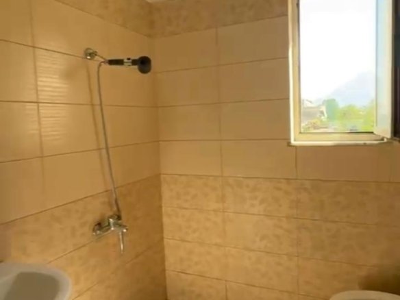 APARTAMENT ME QIRA 2+1+2 ISH STACIONI TRENIT 50.000 LEKE