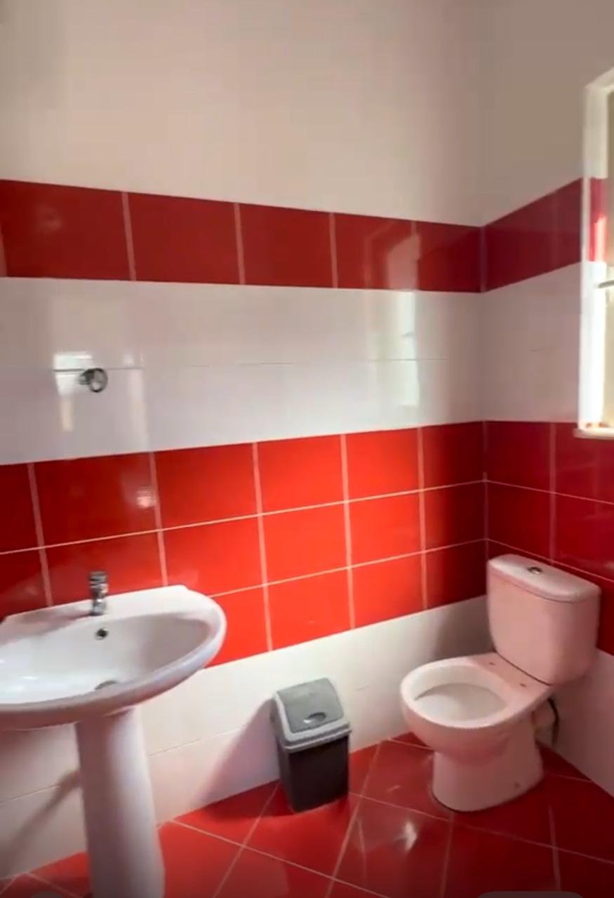 APARTAMENT ME QIRA 2+1+2 ISH STACIONI TRENIT 50.000 LEKE