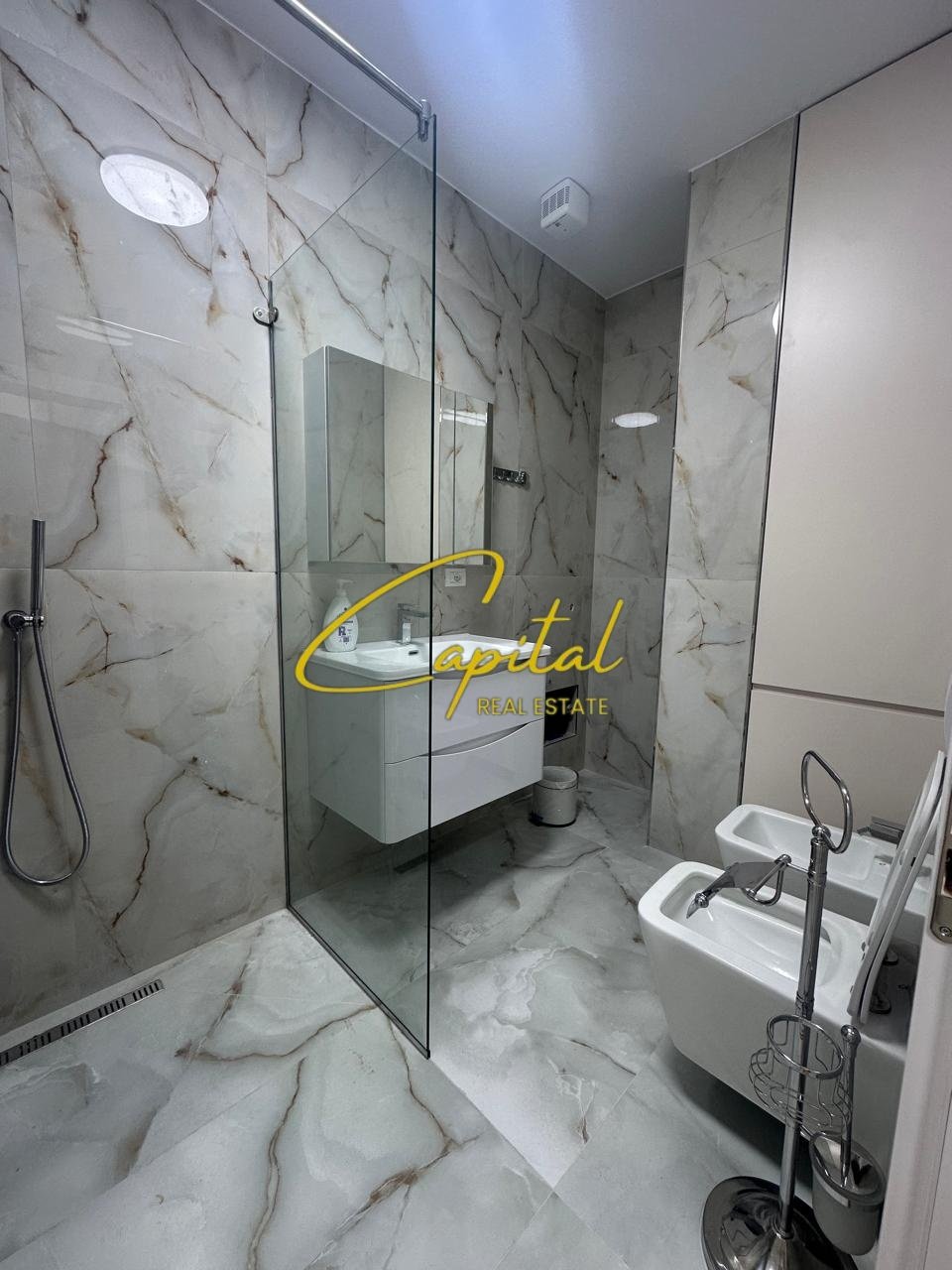 WhatsApp Image 2026-09-23 at 4.46.00 PM APARTAMENT ME QIRA 2+1+2 RRUGA E ELBASANIT 1000 EURO