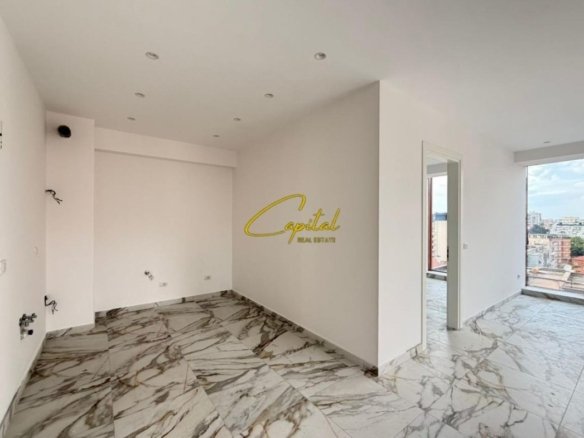 AMBIENT BIZNESI ME QIRA 70 M2 RRUGA E KAVAJES 85.000 LEKE