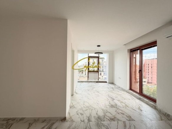 AMBIENT BIZNESI ME QIRA 70 M2 RRUGA E KAVAJES 85.000 LEKE
