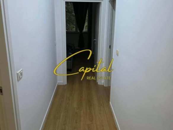 APARTAMENT ME QIRA 2+1 RRUGA KONGRESI I MANASTIRIT 70.000 LEKE