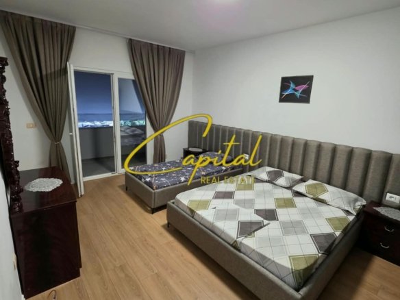 APARTAMENT ME QIRA 2+1 RRUGA KONGRESI I MANASTIRIT 70.000 LEKE