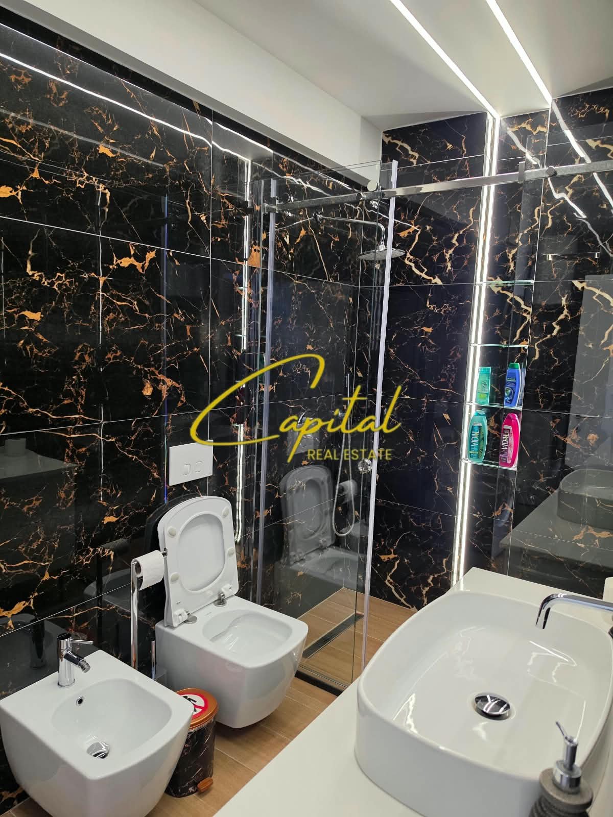 APARTAMENT ME QIRA 2+1 RRUGA KONGRESI I MANASTIRIT 70.000 LEKE