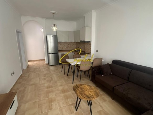 APARTAMENT ME QIRA 3+1+2 MATERNITETI I RI 70.000 LEKE