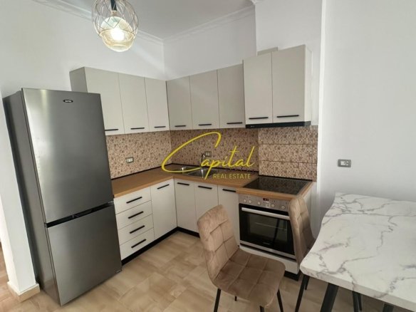 APARTAMENT ME QIRA 3+1+2 MATERNITETI I RI 70.000 LEKE