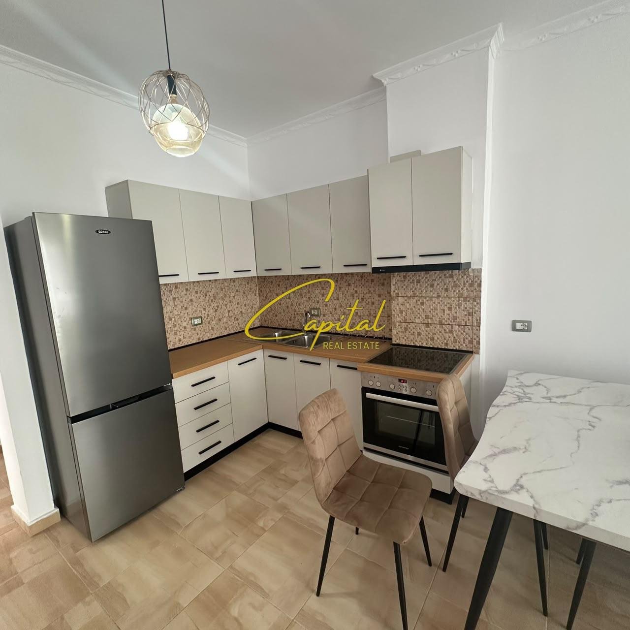 APARTAMENT ME QIRA 3+1+2 MATERNITETI I RI 70.000 LEKE