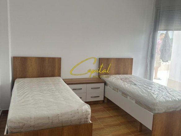 APARTAMENT ME QIRA 3+1+2 MATERNITETI I RI 70.000 LEKE