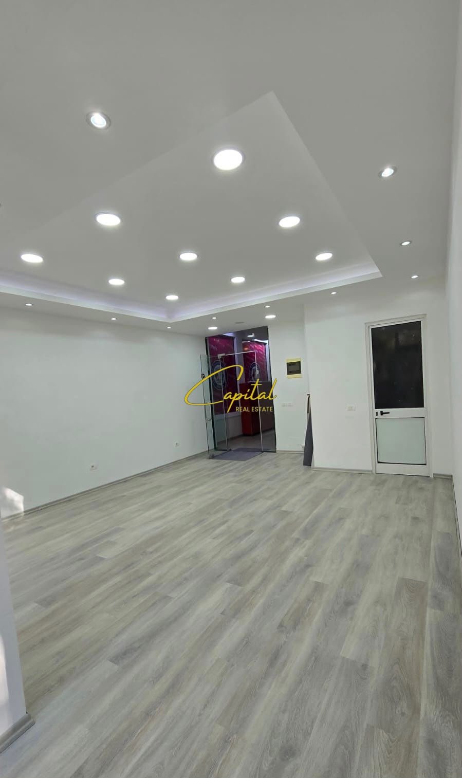 ZYRE ME QIRA 40 M2 ISH EKSPOZITA 60.000 LEKE