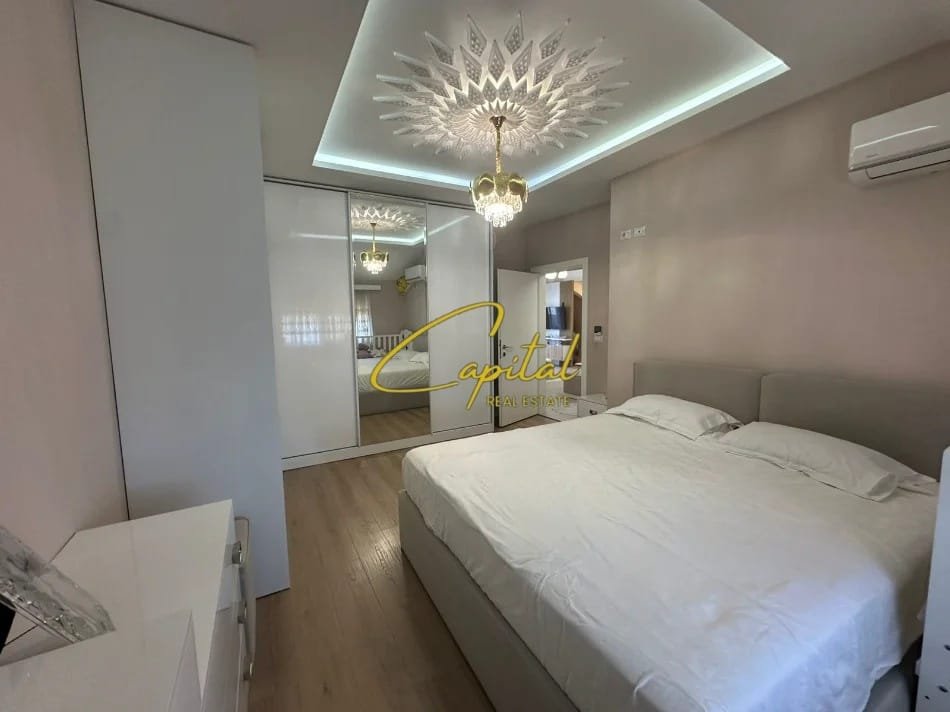 APARTAMENT ME QIRA 2+1 XHAMLLIKU 700 EURO