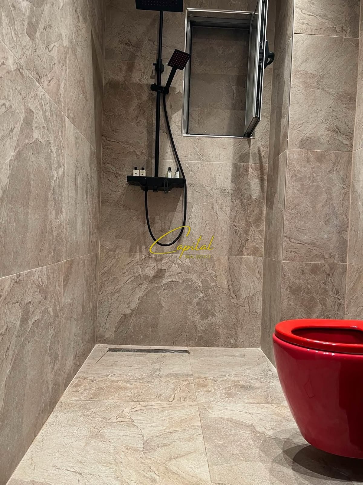 APARTAMENT ME QIRA 2+1 PAZARI I RI 780 EURO