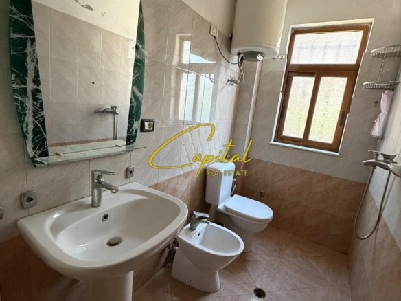 APARTAMENT ME QIRA 2+1 STADIUMI DINAMO 70.000 LEKE