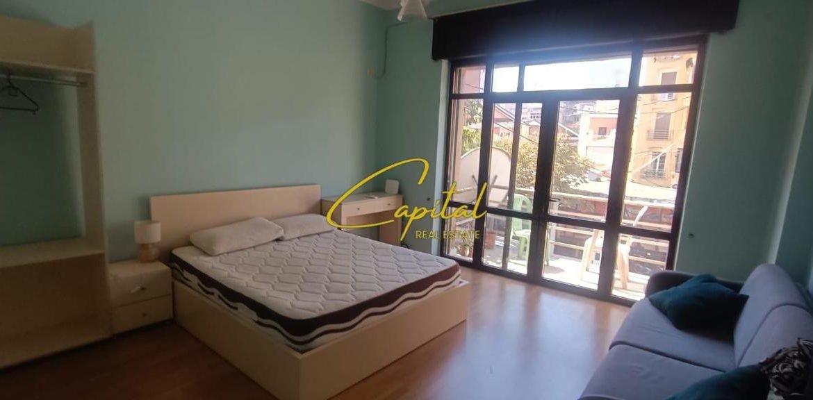 APARTAMENT ME QIRA 3+1 RRUGA E BARRIKADAVE 65.000 LEKE