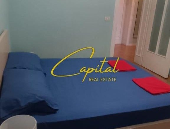 APARTAMENT ME QIRA 3+1 RRUGA E BARRIKADAVE 65.000 LEKE