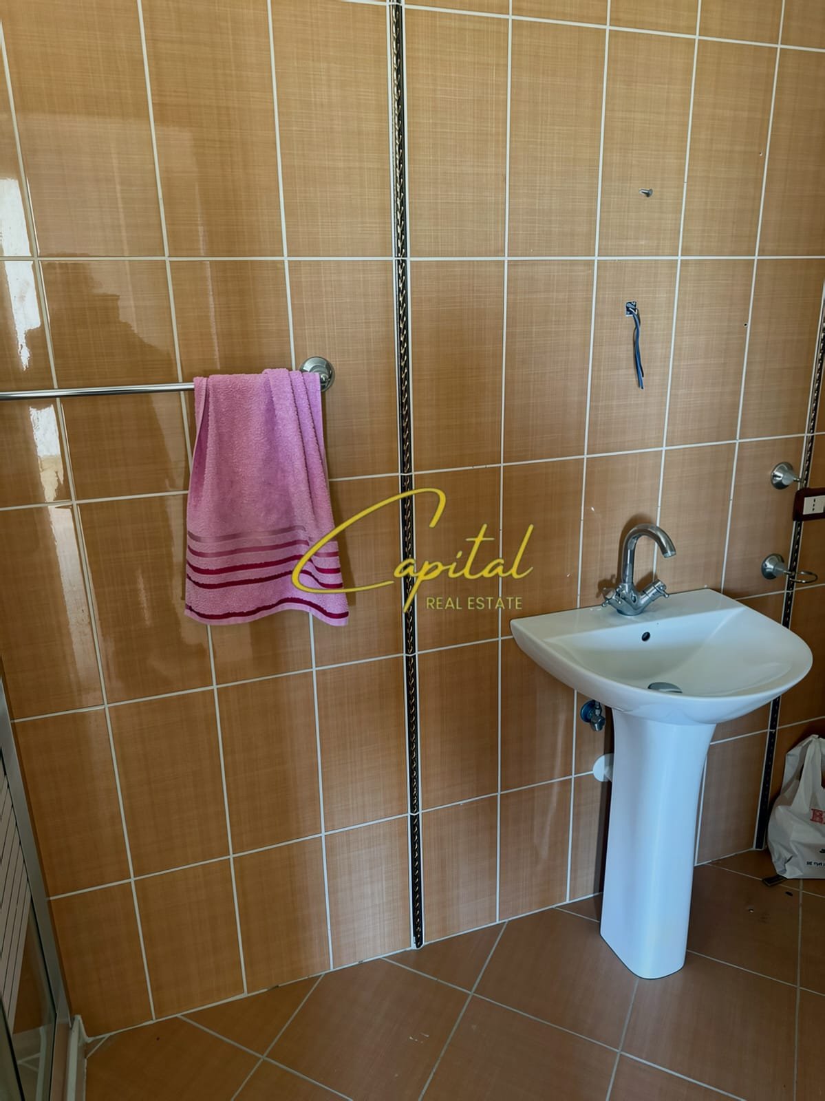 APARTAMENT ME QIRA 3+1 LIQENI I THATE 60.000 LEKE