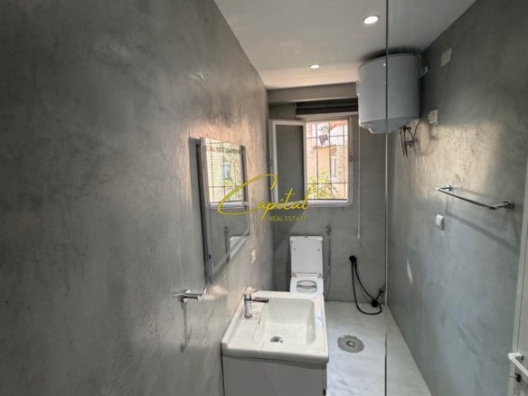 APARTAMENT ME QIRA 3+1 ZOGU I ZI 100.000 LEKE