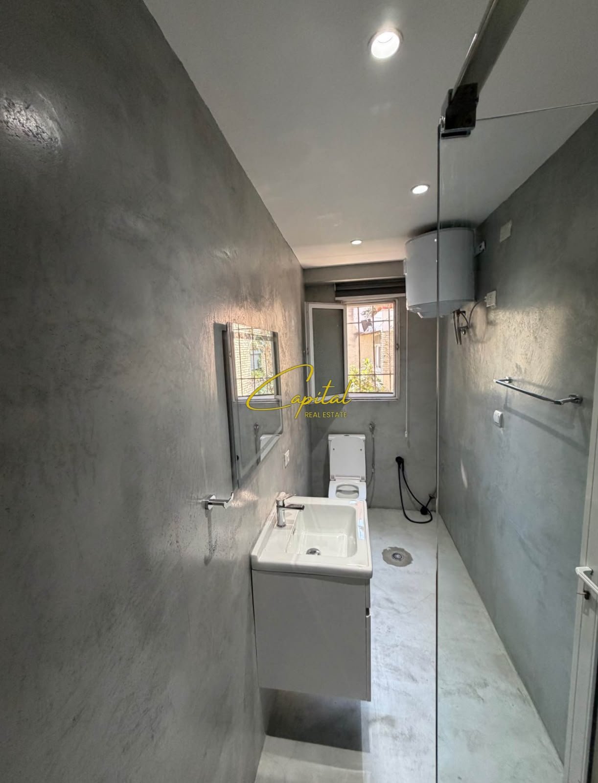 APARTAMENT ME QIRA 3+1 ZOGU I ZI 100.000 LEKE
