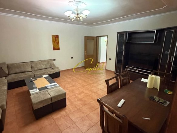 APARTAMENT ME QIRA 3+1 ZOGU I ZI 100.000 LEKE