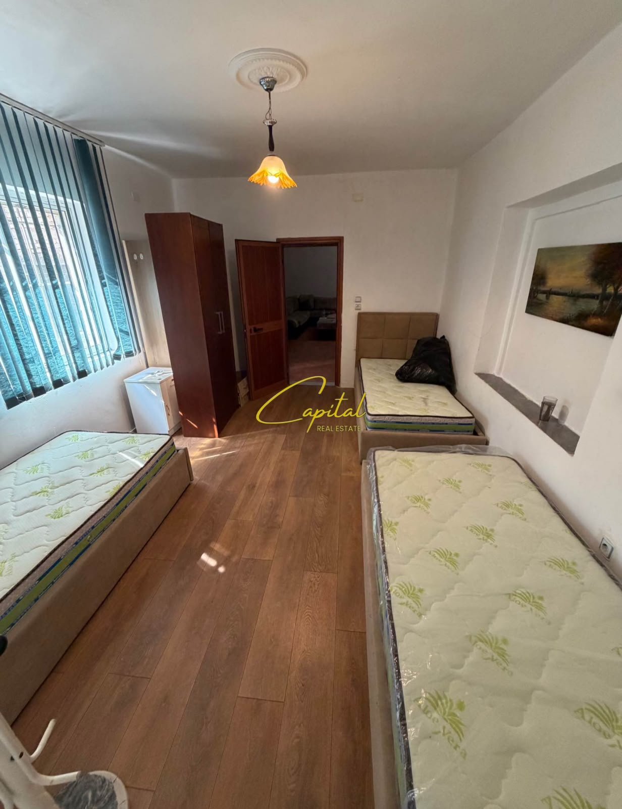 APARTAMENT ME QIRA 3+1 ZOGU I ZI 100.000 LEKE