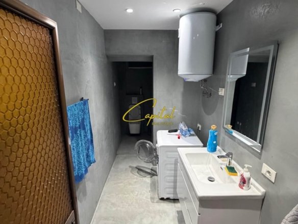 APARTAMENT ME QIRA 3+1 ZOGU I ZI 100.000 LEKE