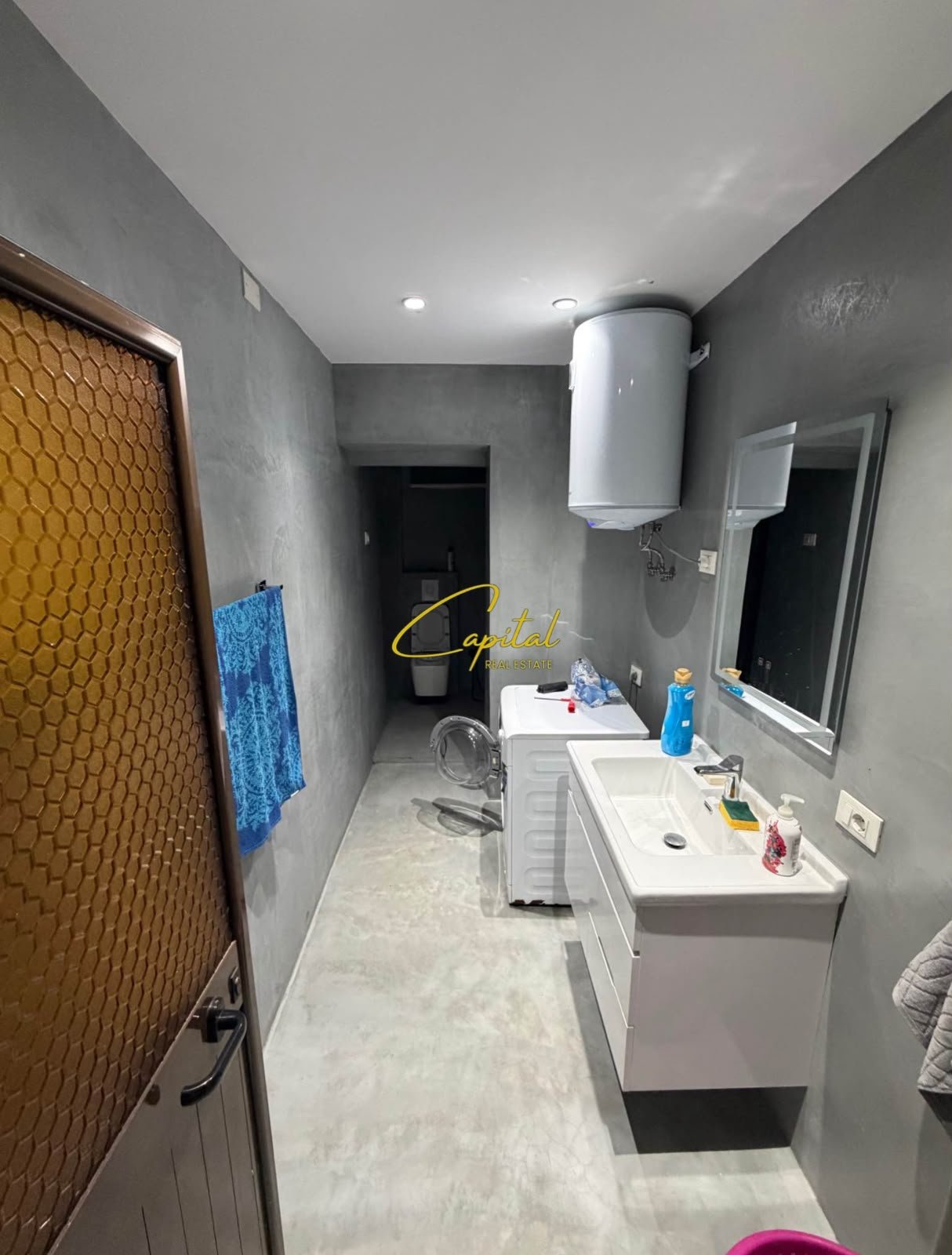 APARTAMENT ME QIRA 3+1 ZOGU I ZI 100.000 LEKE