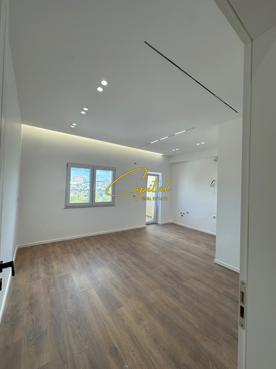 WhatsApp Image 2026-10-01 at 10.50.33 AM (1) SHITET APARTAMENT 1+1 RRUGA BARDHYL 13.700.000 LEKE