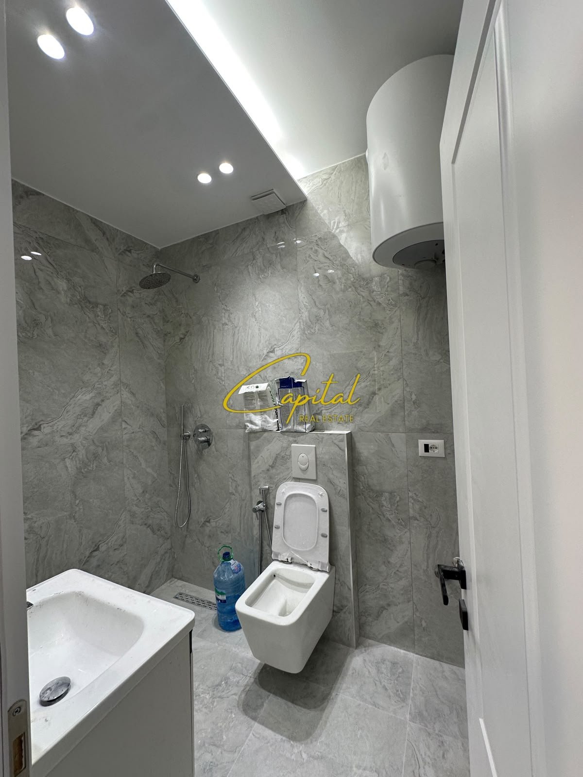 WhatsApp Image 2026-10-01 at 10.50.35 AM SHITET APARTAMENT 1+1 RRUGA BARDHYL 13.700.000 LEKE