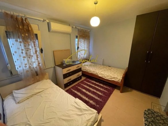 APARTAMENT ME QIRA 3+1 ISH TREGU ELEKTRIK 75.000 LEKE
