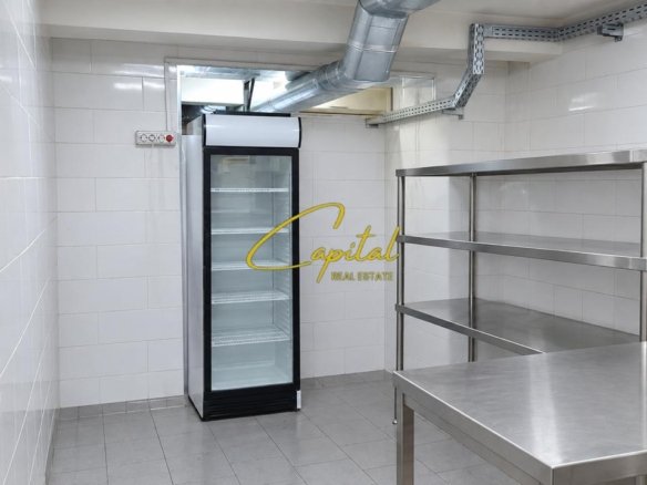 AMBIENT BIZNESI ME QIRA 93 M2 PROKURORIA E TIRANES 80.000 LEKE