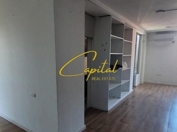 AMBIENT BIZNESI ME QIRA 108 M2 1.300 EURO QENDER
