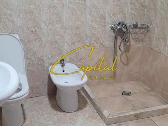 AMBIENT BIZNESI ME QIRA 108 M2 1.300 EURO QENDER