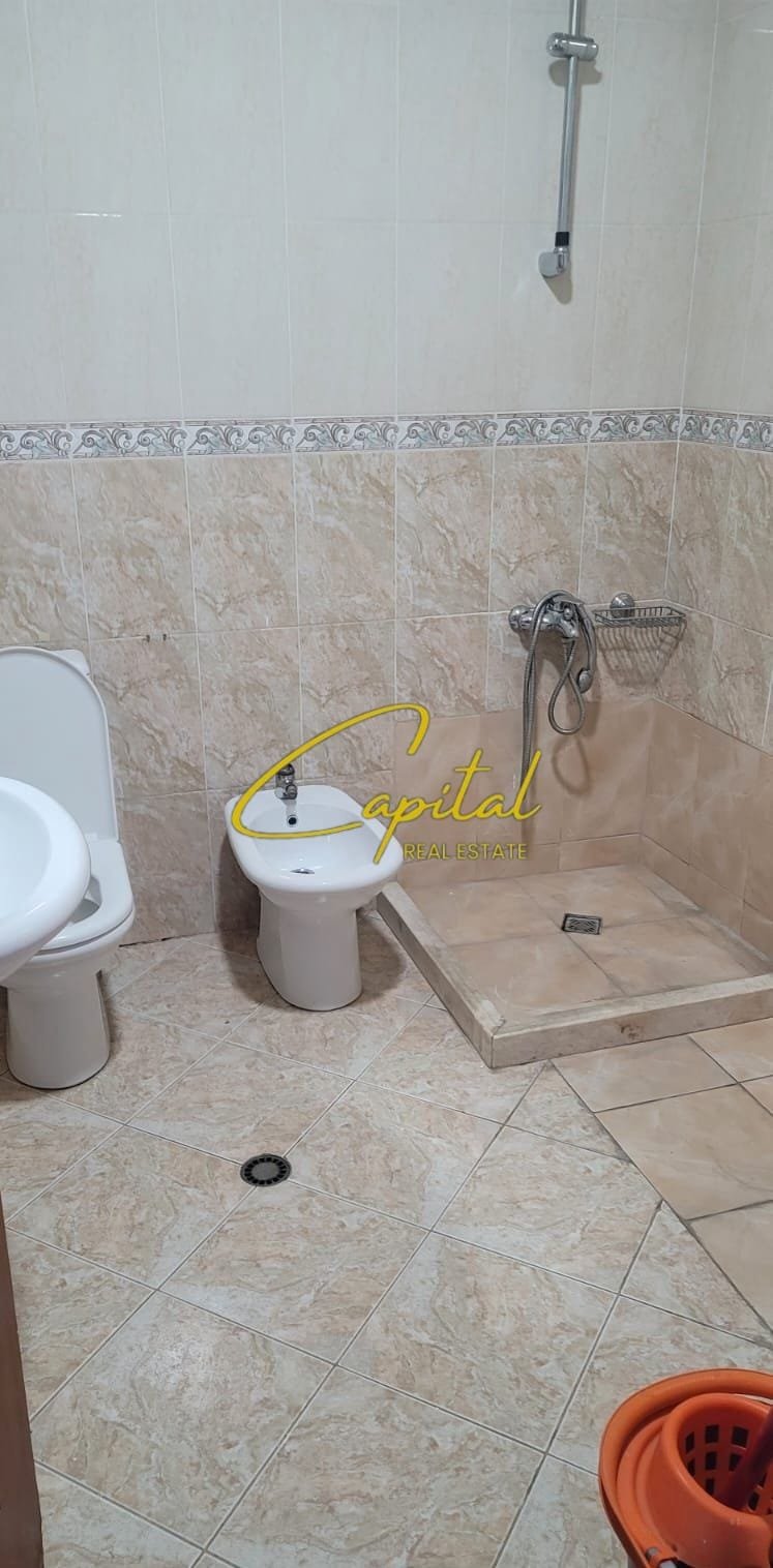 AMBIENT BIZNESI ME QIRA 108 M2 1.300 EURO QENDER