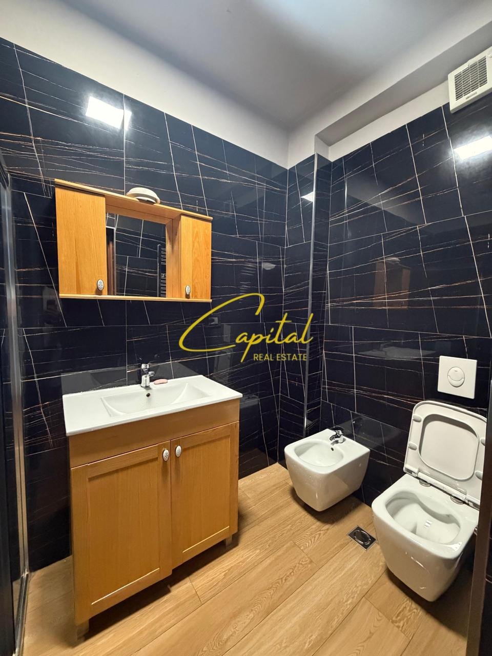 APARTAMENT ME QIRA 2+1 ALI DEMI 65.000 LEKE