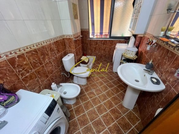 APARTAMENT ME QIRA 3+1 RRUGA BARDHYL 60.000 LEKE