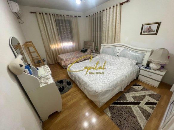 APARTAMENT ME QIRA 3+1 RRUGA BARDHYL 60.000 LEKE