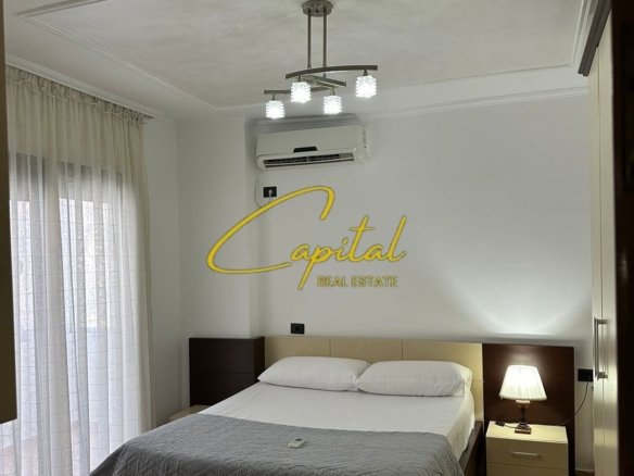 APARTAMENT ME QIRA 2+1 RRUGA MYSLYM SHYRI 1.000 EURO
