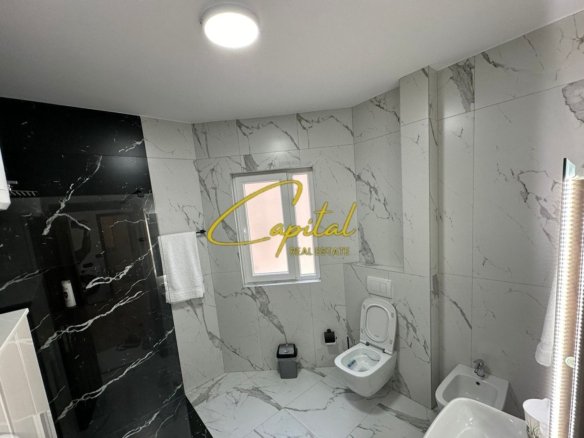 APARTAMENT ME QIRA 2+1 RRUGA MYSLYM SHYRI 1.000 EURO