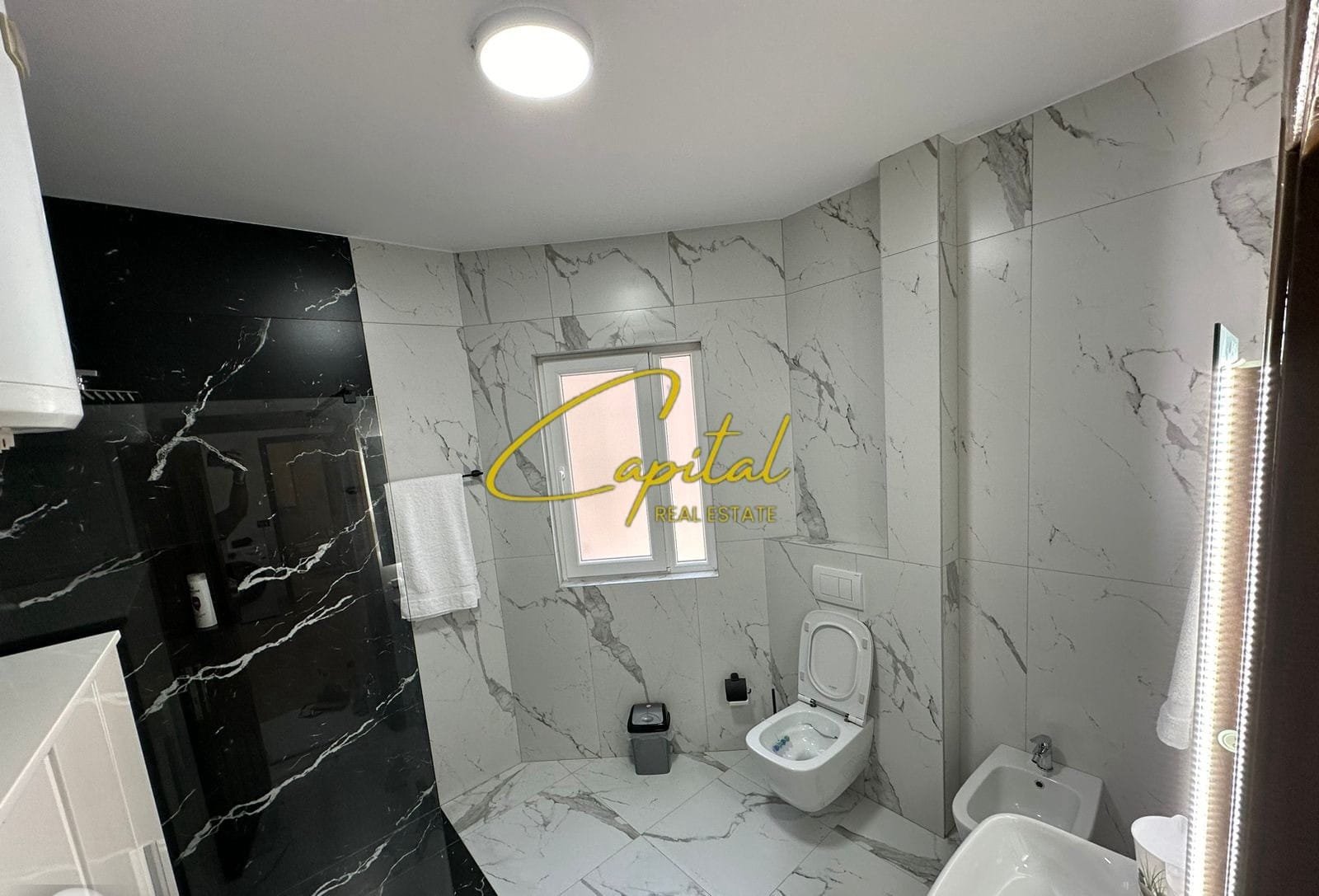 APARTAMENT ME QIRA 2+1 RRUGA MYSLYM SHYRI 1.000 EURO