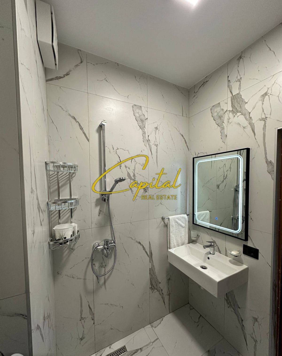 APARTAMENT ME QIRA 2+1 RRUGA MYSLYM SHYRI 1.000 EURO