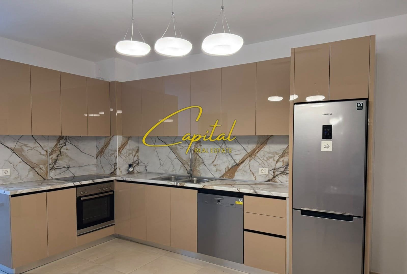 APARTAMENT ME QIRA 2+1 RRUGA E DIBRES 70.000 LEKE