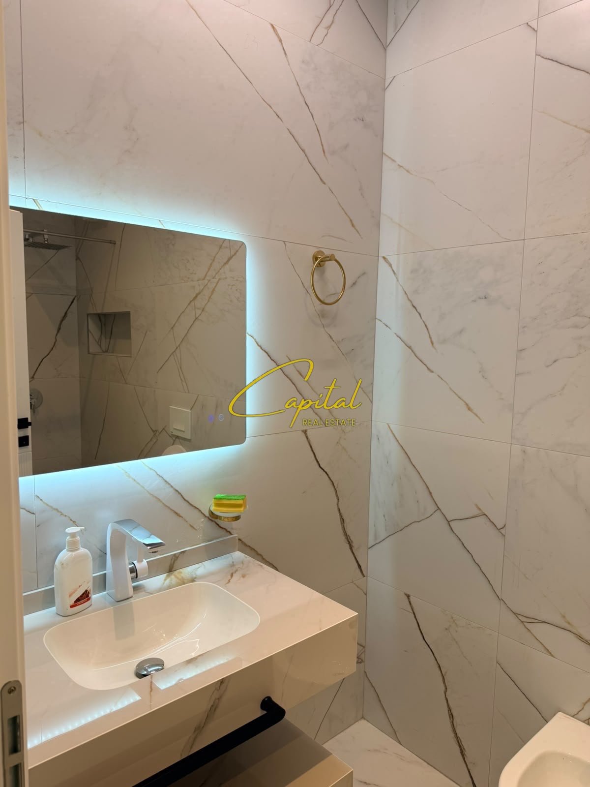 APARTAMENT ME QIRA 2+1+2+PARKIM 5 MAJ 80.000 LEKE