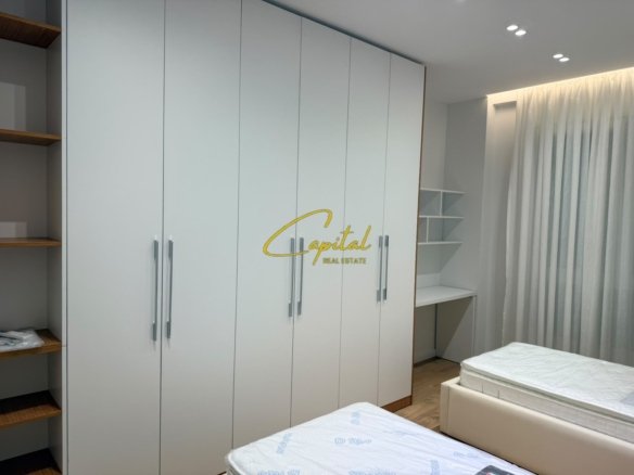 APARTAMENT ME QIRA 2+1+2+PARKIM 5 MAJ 80.000 LEKE