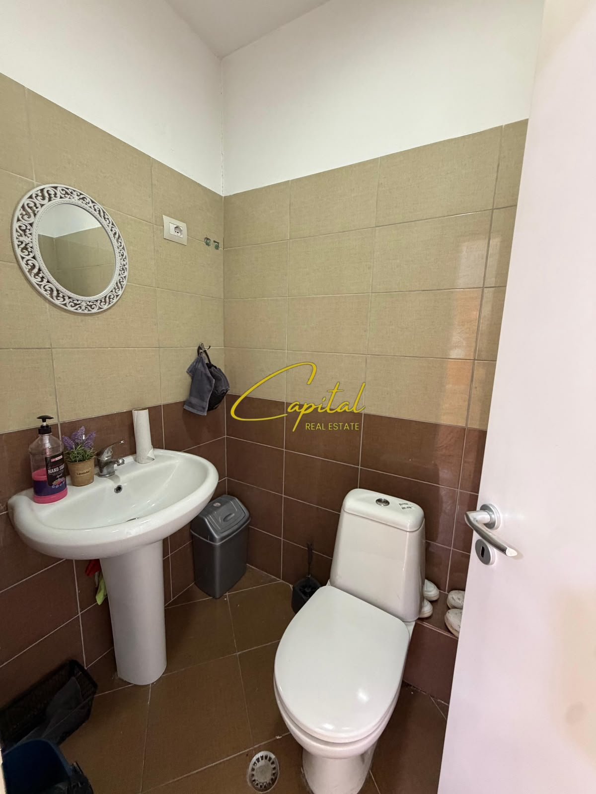 AMBIENT BIZNESI ME QIRA 54 M2 ASTIR 40.000 LEKE