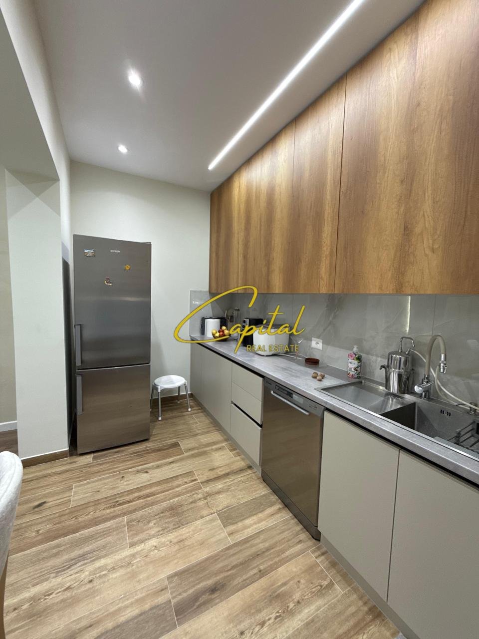 APARTAMENT ME QIRA 2+1+2 MATERNITETI I RI 1.100 EURO