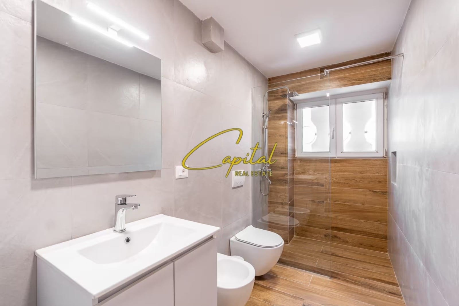 APARTAMENT ME QIRA 2+1 QENDER 150.000 LEKE