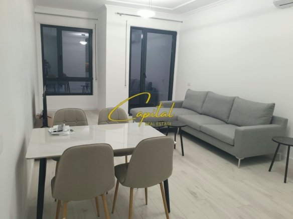 APARTAMENT ME QIRA 2+1+2 5 MAJI 60.000 LEKE