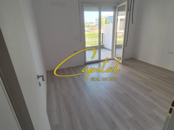 AMBIENT BIZNESI ME QIRA 125 M2 UNIVERS CITY 75.000 LEKE