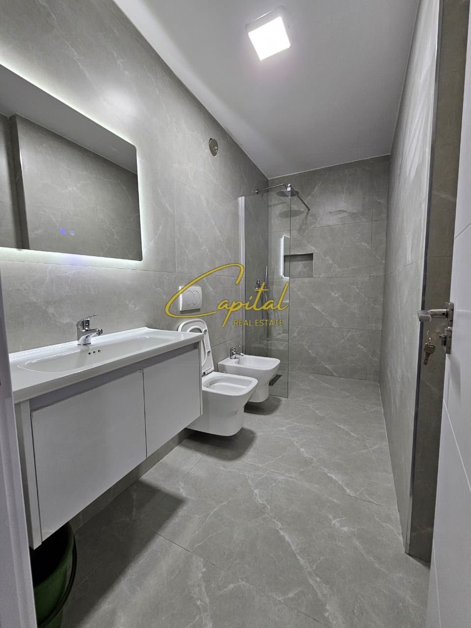 SHITET APARTAMENT 1+1 RRUGA E KAVAJES 163.000 EURO